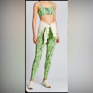 🐍 ALO Yoga RARE print 🐍